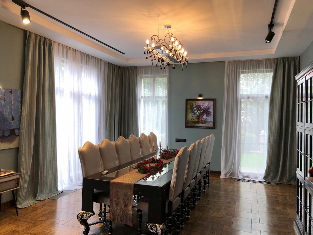 Шторы фисташковые для гостиной 1