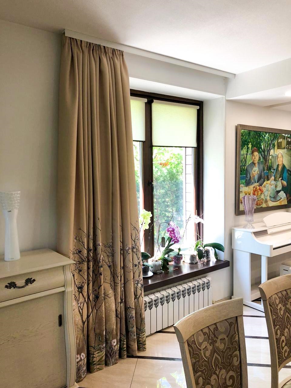 Шторы в гостиную дома классические 1