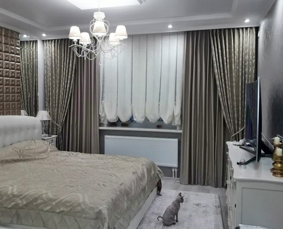 Шторы серые с белым для спальни