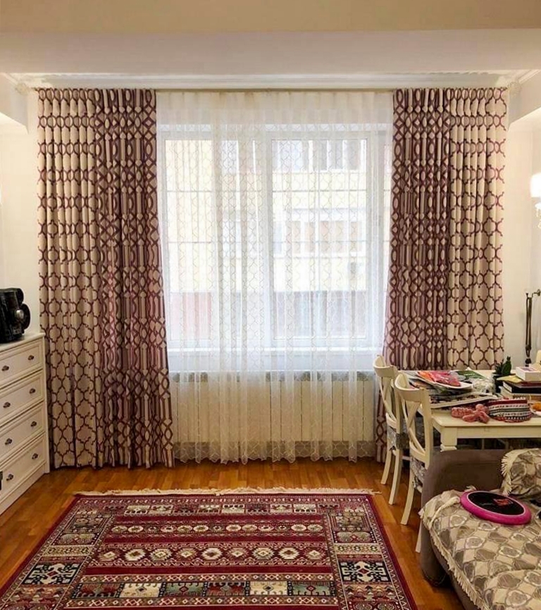 Шторы бежевые с узорами 1