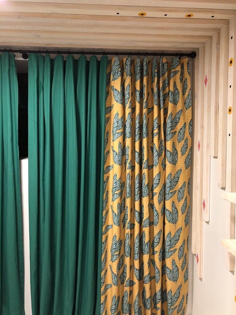 Шторы зеленые с желтым для комнаты отдыха 2