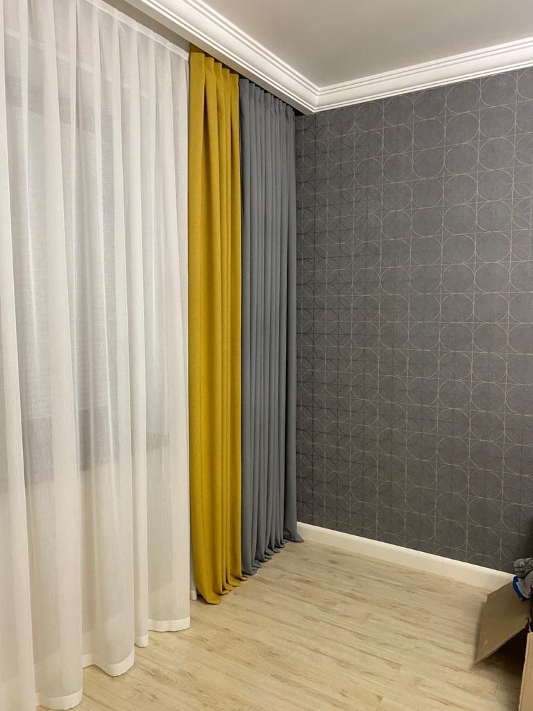 Шторы серые с желтым 1