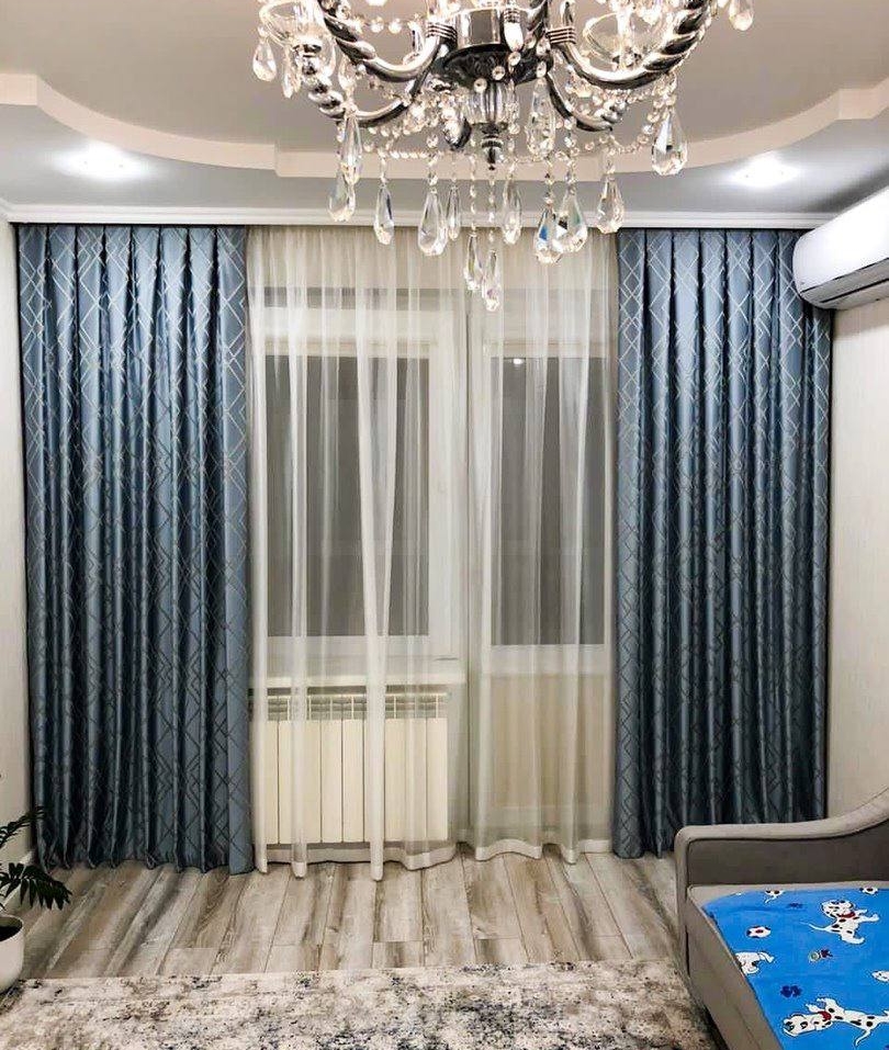 Шторы синие с геометрическим рисунком